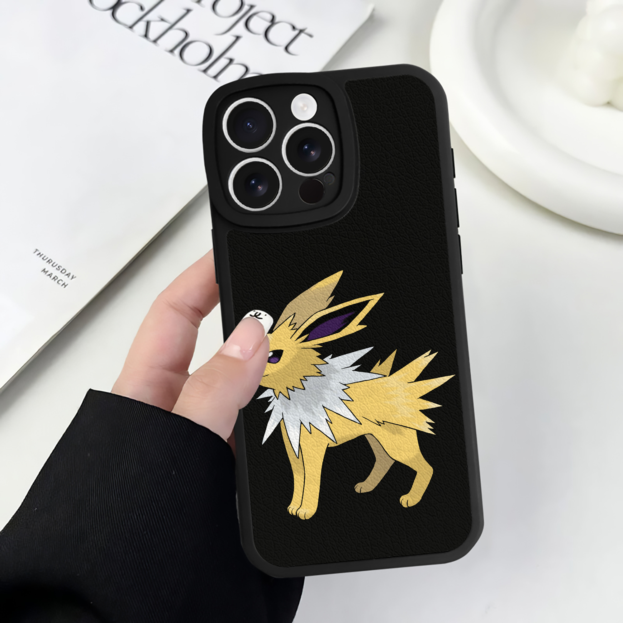 （画像用） ポケットモンスター Pokémon 【iPhone 16シリーズ対応】シリコンスマホケース（レザー調） 材質：シリコン